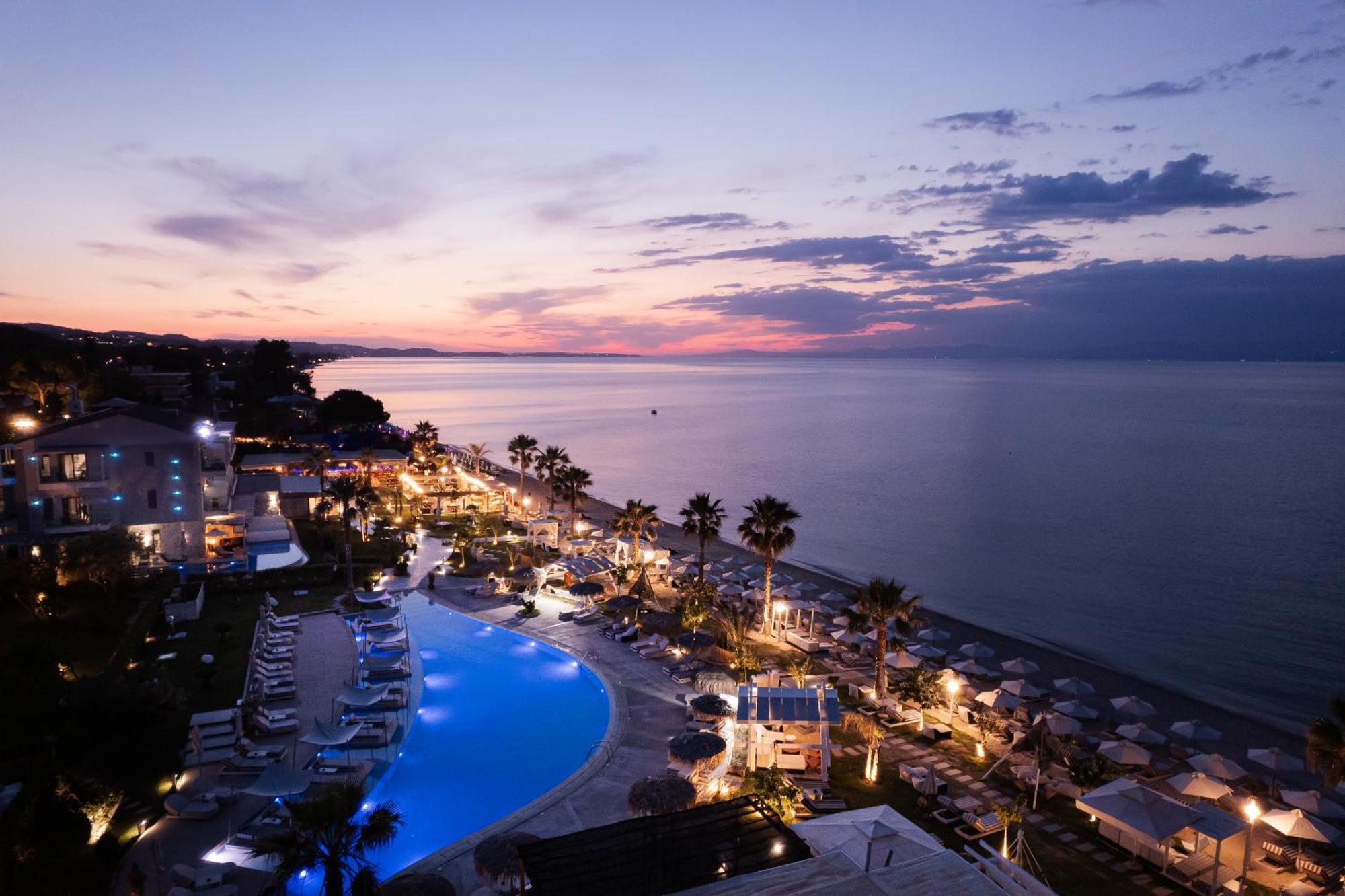 Blue Carpet Luxury Suites 페프코초리 외부 사진