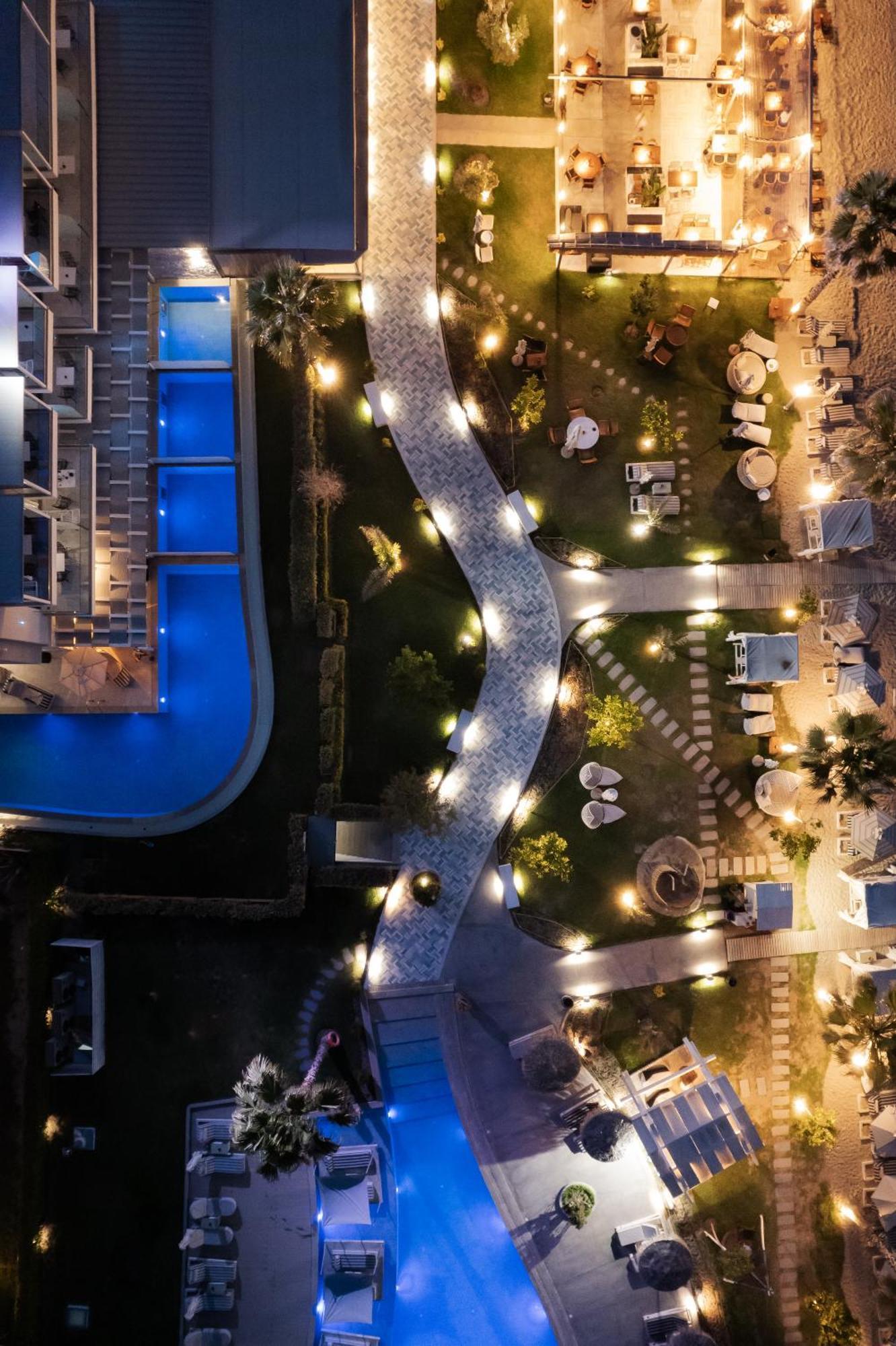 Blue Carpet Luxury Suites 페프코초리 외부 사진