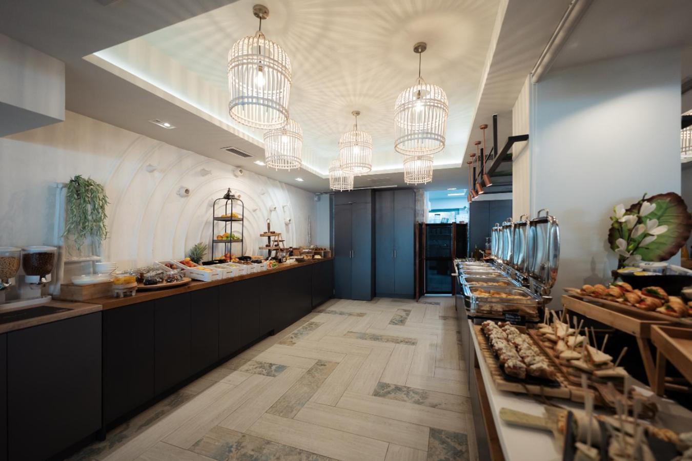 Blue Carpet Luxury Suites 페프코초리 외부 사진