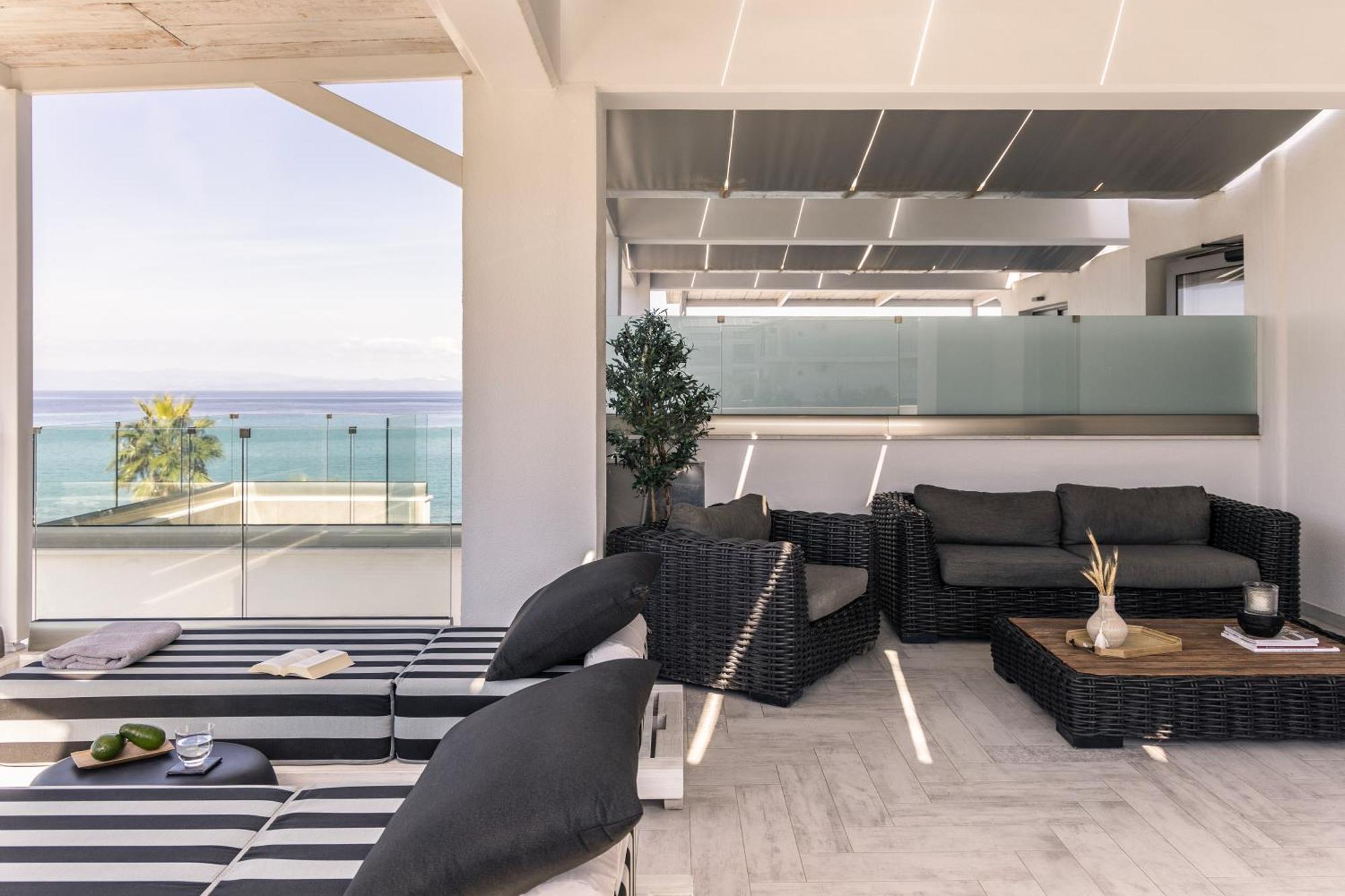 Blue Carpet Luxury Suites 페프코초리 외부 사진
