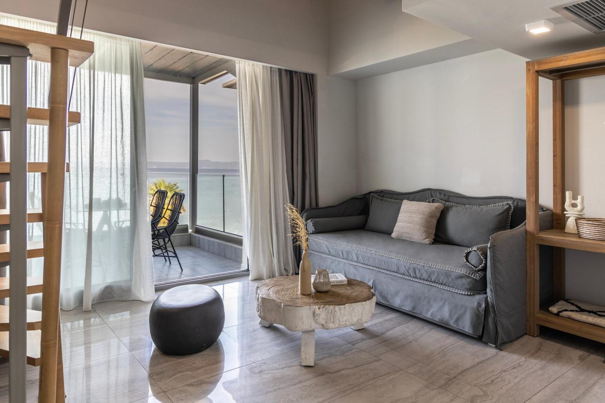 Blue Carpet Luxury Suites 페프코초리 외부 사진