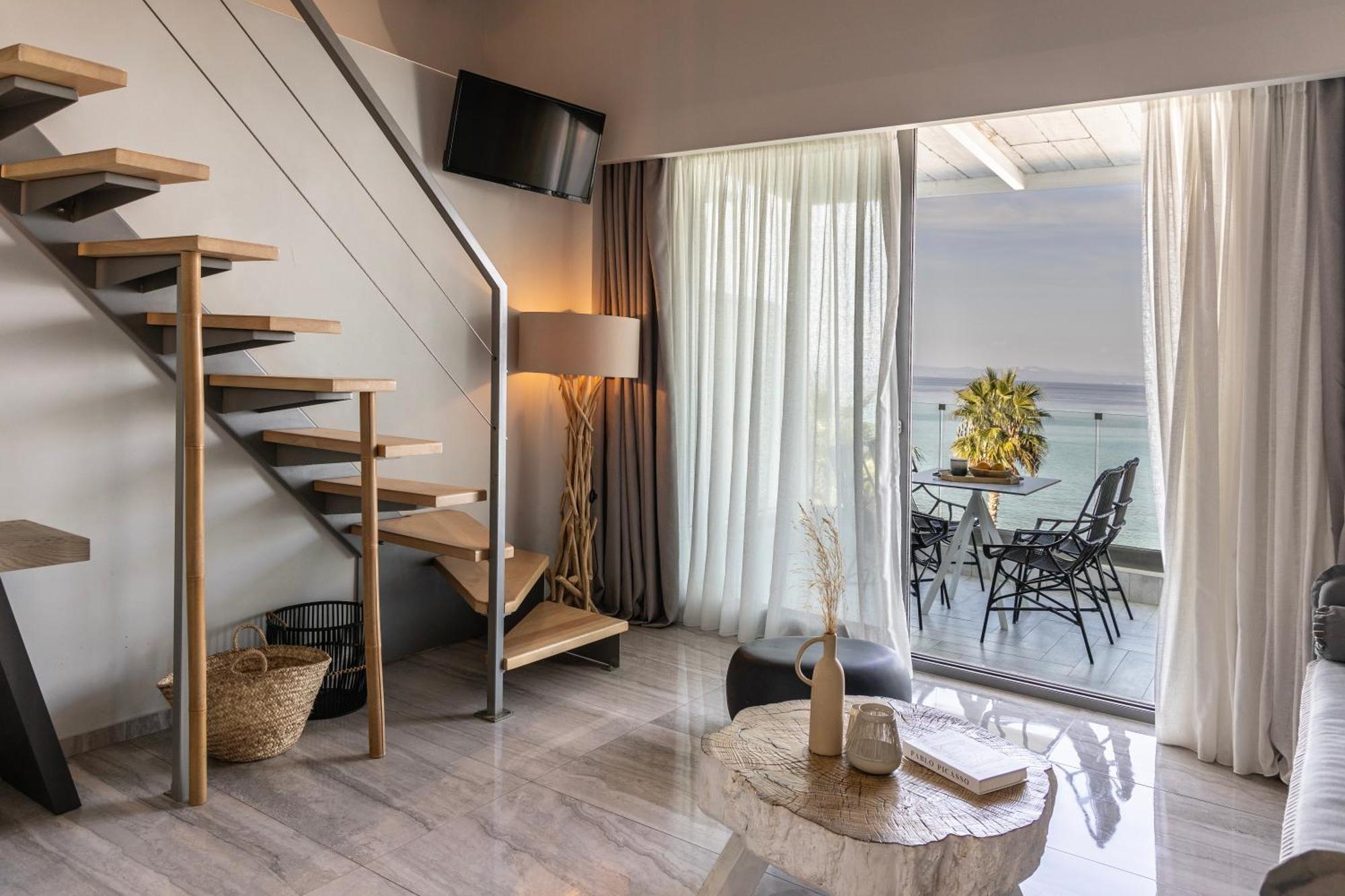 Blue Carpet Luxury Suites 페프코초리 외부 사진